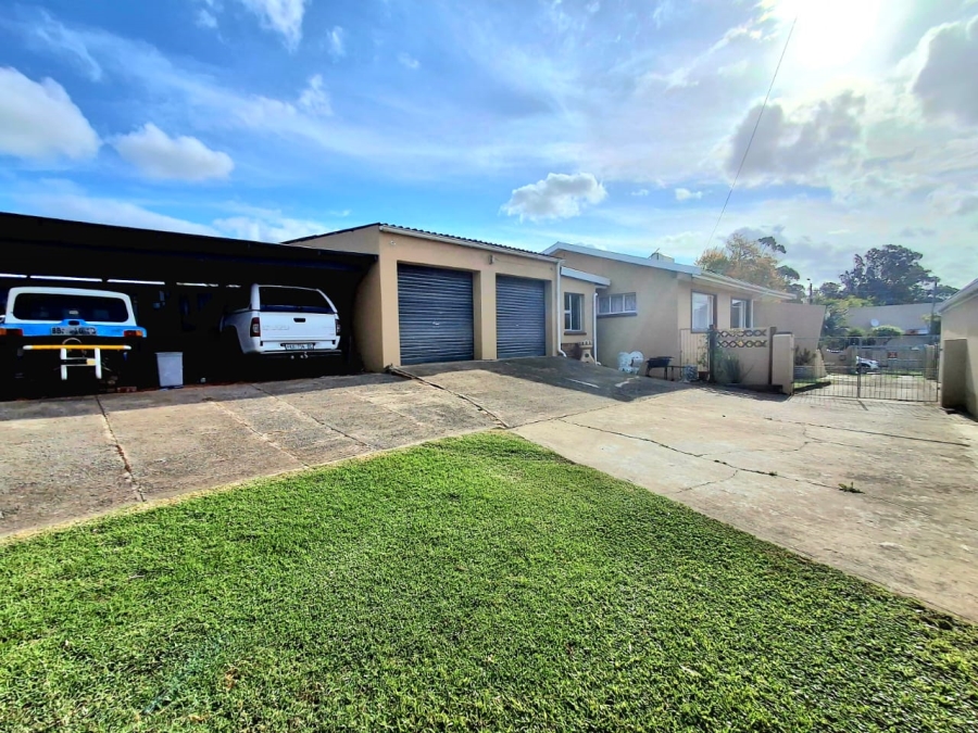 4 Bedroom Property for Sale in Summerpride Eastern Cape